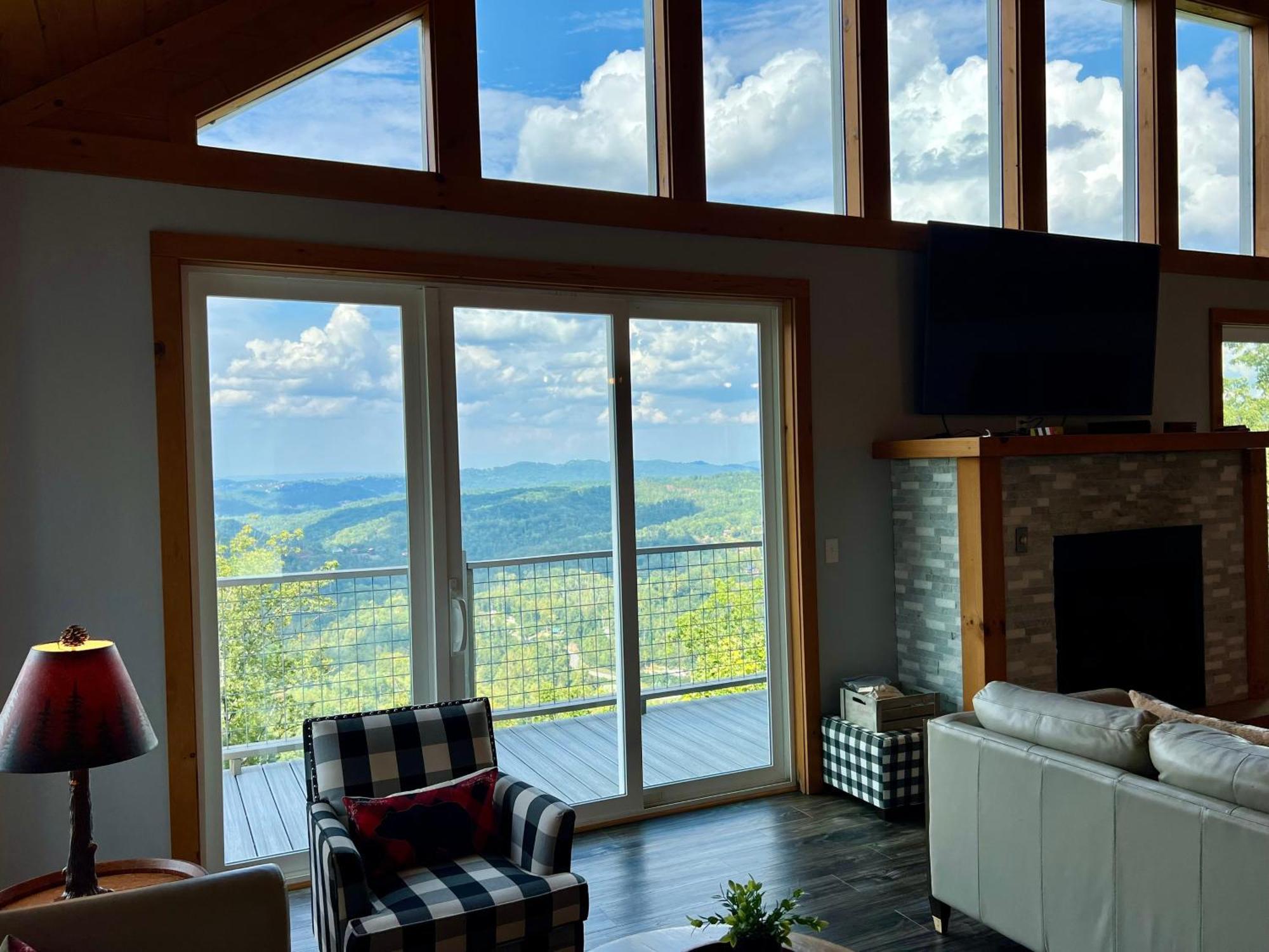 Close Enough To Perfect Luxurious 4 Bedroom Cabin With Game Room & Stunning Views Gatlinburg Exterior photo